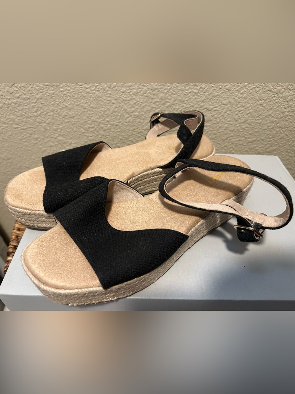 Old Navy Black Women’s Espadrille Platform Sandals